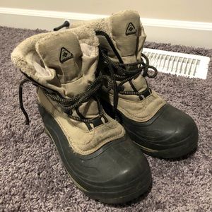 Columbia hiking boots - size 8